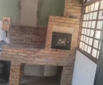 Linda contrução em madeira tratada chalé novo ótimo pra alugar ou morar