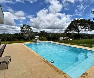 Chácara fácil de cuidar novinha a casa muito boa excelente acabamento