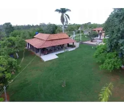 Sítio com uma linda casa recém construída com um excelente acabamento
