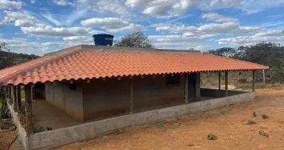 Linda chácara com 2 quartos sala cozinha varanda área gourmet