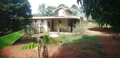 Sitio de 1080 Metros Plano com Vários Pês de Frutas Bem Localizado!